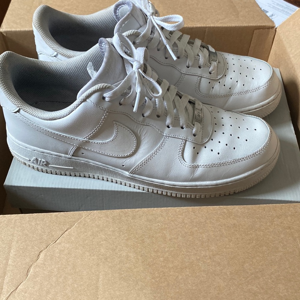 Nike Air Force 1 Triple White